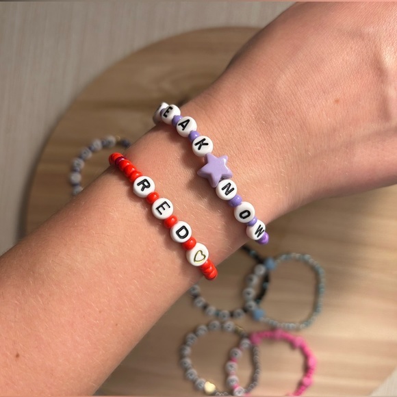 Bundle of 12 Taylor Swift Eras friendship bracelets - Picture 4 of 9